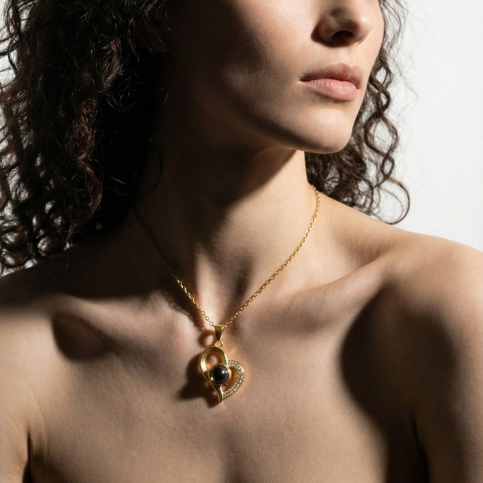 Collar “Te Amo” en 100 Idiomas – Oro & Plata + carta de regalo